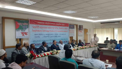 Photo of জুলাই ঘোষণাপত্রে সর্বত্রই অভ্যুত্থান, কোথাও বিপ্লব নেই : মাহমুদুর রহমান