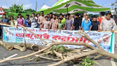 Photo of ভাঙ্গায় আজও অবরোধ, ২১ জেলার সড়ক যোগাযোগ বন্ধ