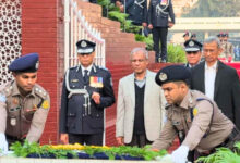 Photo of রাজারবাগ পুলিশ স্মৃতিস্তম্ভে স্বরাষ্ট্র উপদেষ্টা ও আইজিপির শ্রদ্ধা
