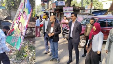 Photo of নির্বাচনী ব্যানার–ফেস্টুন অপসারণে প্রশাসনের অভিযান
